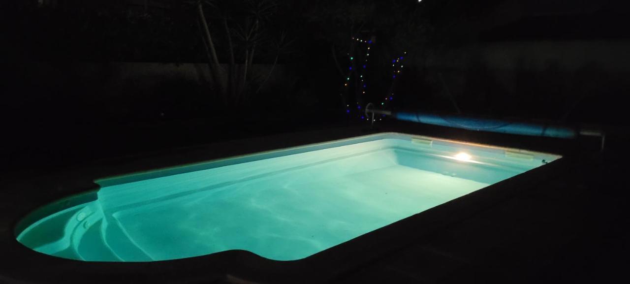 Studio Tranquillo Avec Piscine Et Salle De Sport อิสทร์ ภายนอก รูปภาพ